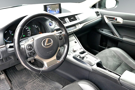 Lexus CT200h 13 of 18