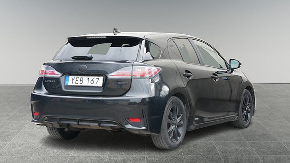 Lexus CT200h 9 of 18