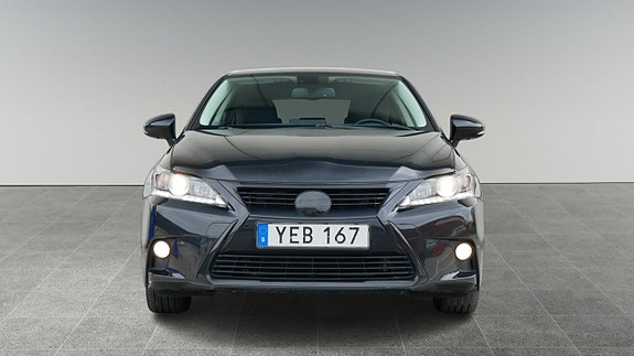 Lexus CT200h 3 of 18