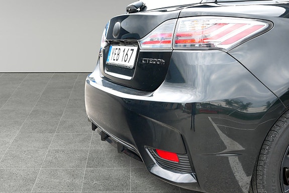 Lexus CT200h 10 of 18