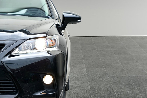Lexus CT200h 6 of 18