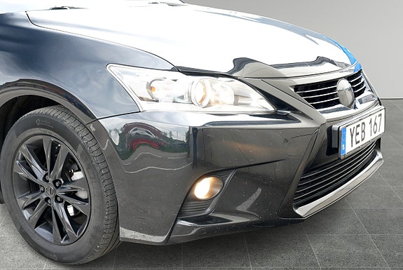 Lexus CT200h 8 of 18
