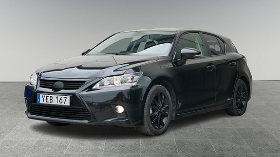 Lexus CT200h 2 of 18