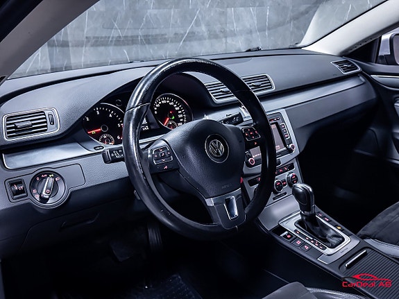 Volkswagen CC 12 of 26