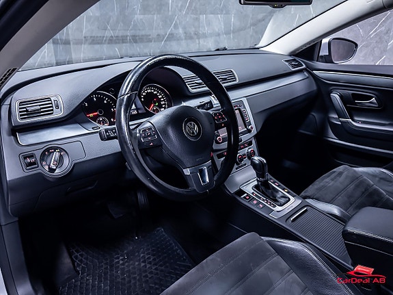 Volkswagen CC 11 of 26