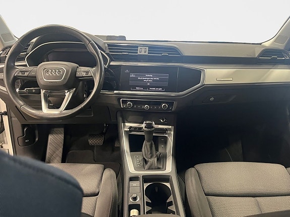 Audi Q3 4 of 5