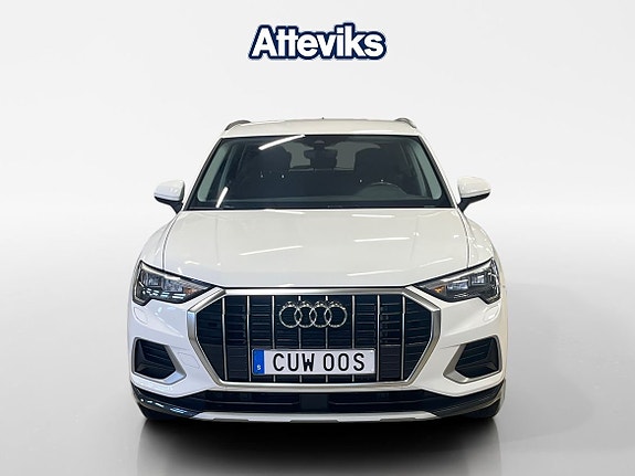 Audi Q3 2 of 5