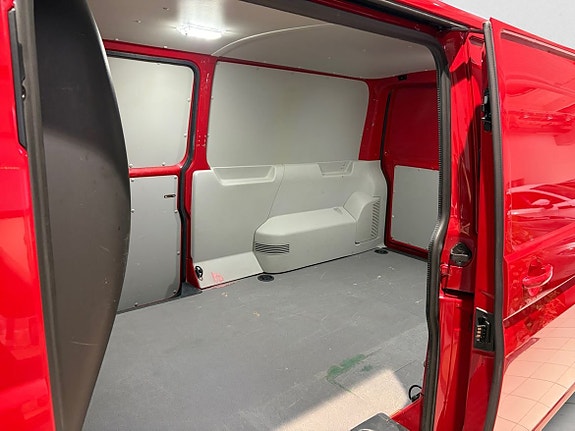 Volkswagen Transporter 10 of 14