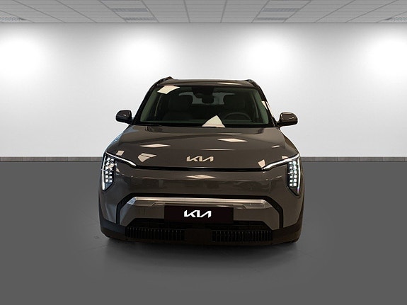 Kia EV3 2 of 5