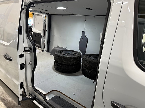 Renault Trafic 12 of 13