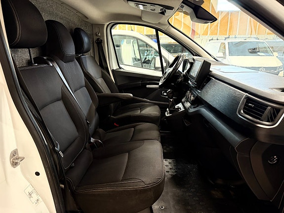 Renault Trafic 10 of 13