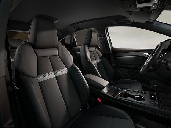 Audi Q4 e-tron 4 of 7