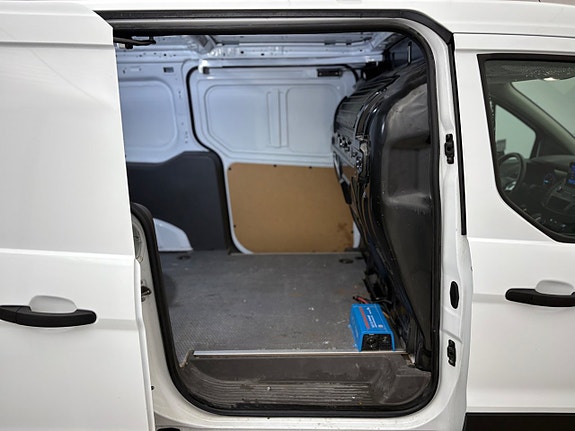 Ford Transit Connect 16 of 16