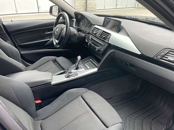 BMW 320d 4 of 9