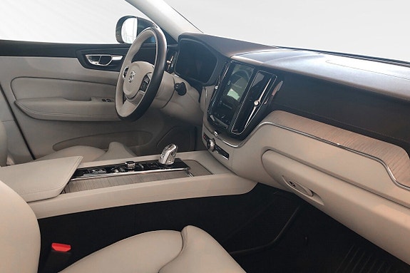 Volvo XC60 15 of 21