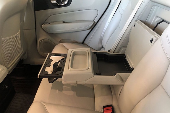 Volvo XC60 11 of 21