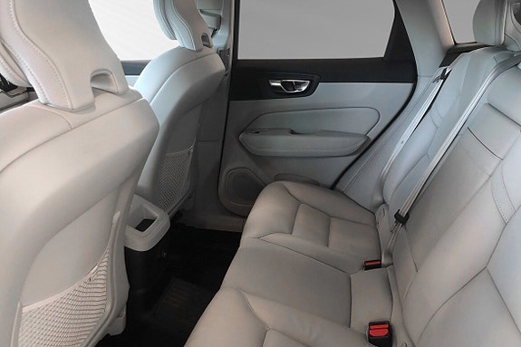 Volvo XC60 9 of 21