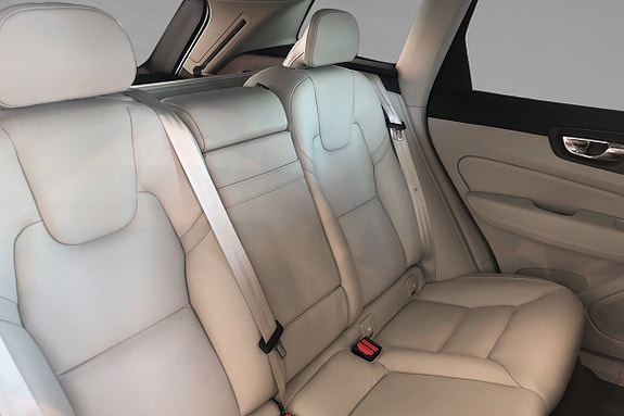 Volvo XC60 10 of 21