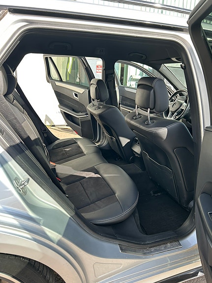 Mercedes-Benz E220 6 of 6