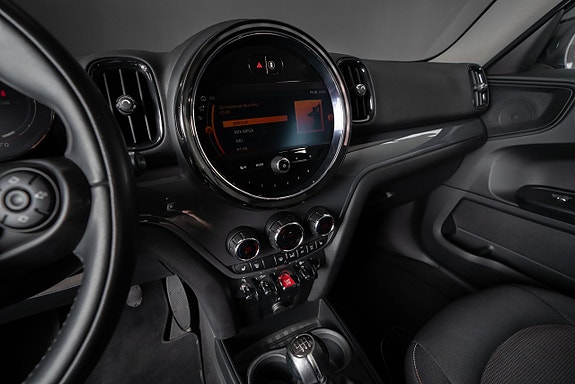 MINI Countryman Cooper 10 of 17