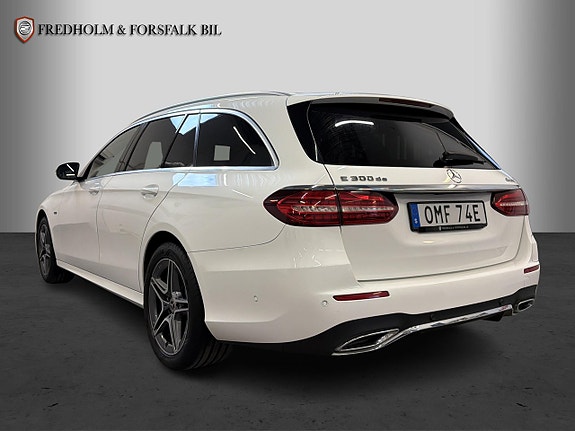 Mercedes-Benz E300 de 3 of 27
