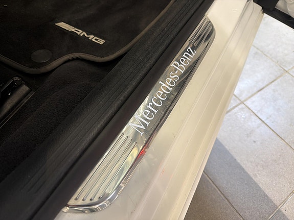 Mercedes-Benz E300 de 24 of 27