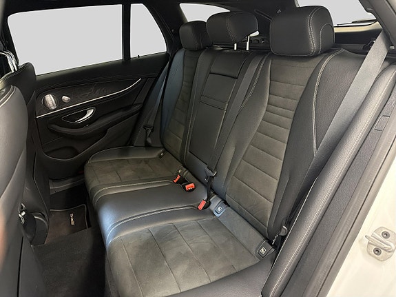 Mercedes-Benz E300 de 12 of 27