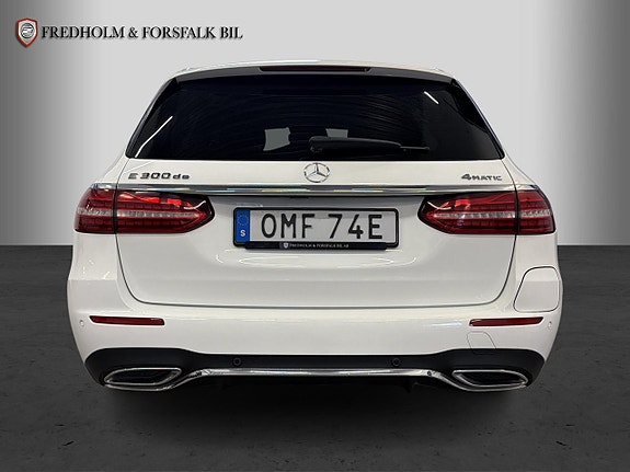 Mercedes-Benz E300 de 4 of 27