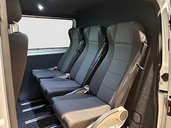 Volkswagen Transporter 11 of 18