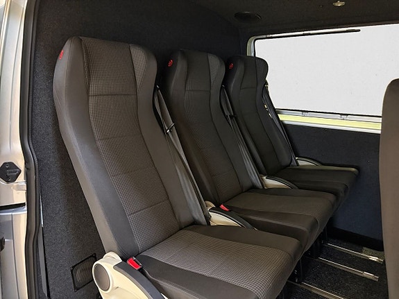 Volkswagen Transporter 13 of 18