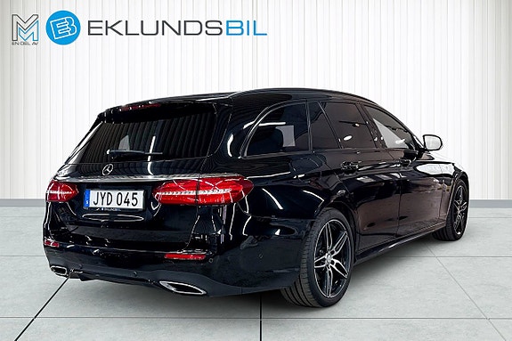 Mercedes-Benz E220 5 of 5