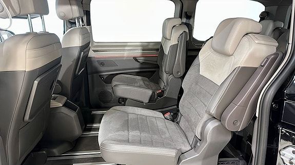 Volkswagen Multivan 12 of 22