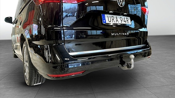 Volkswagen Multivan 7 of 22