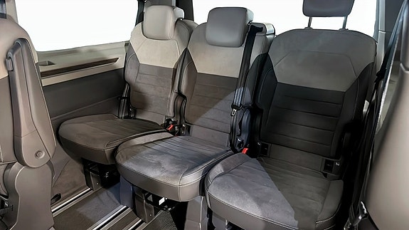 Volkswagen Multivan 13 of 22