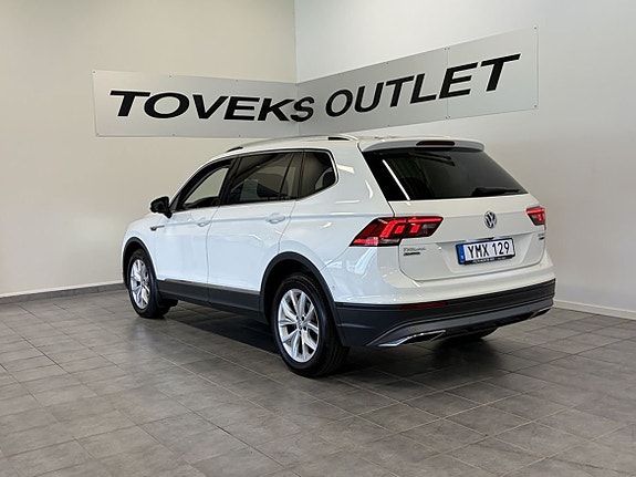 Volkswagen Tiguan Allspace 4 of 5