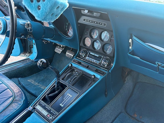 Chevrolet Corvette 27 of 30