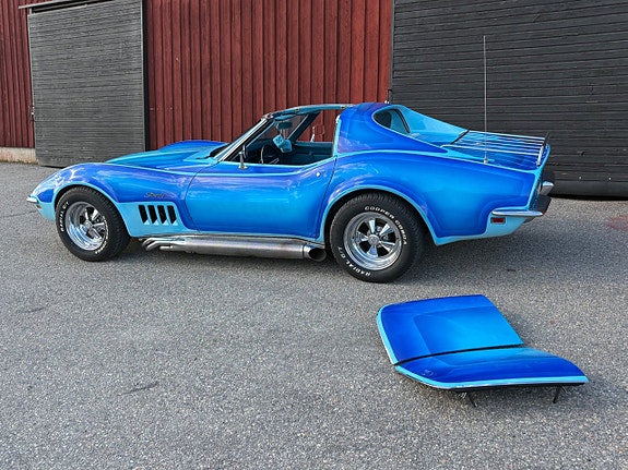 Chevrolet Corvette 11 of 30
