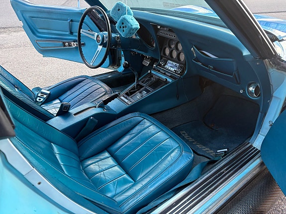 Chevrolet Corvette 26 of 30