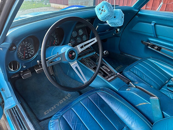 Chevrolet Corvette 23 of 30