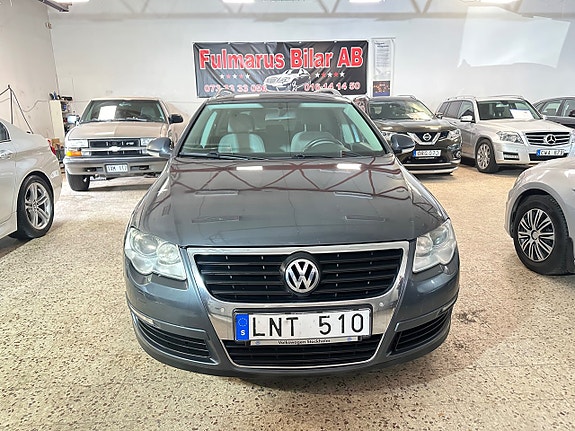 Volkswagen Passat 2 of 5