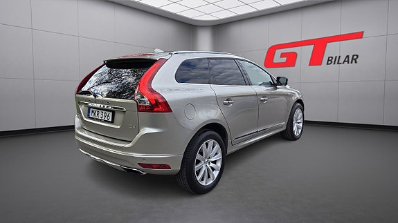 Volvo XC60 8 of 22