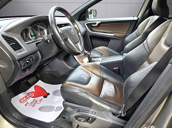 Volvo XC60 11 of 22