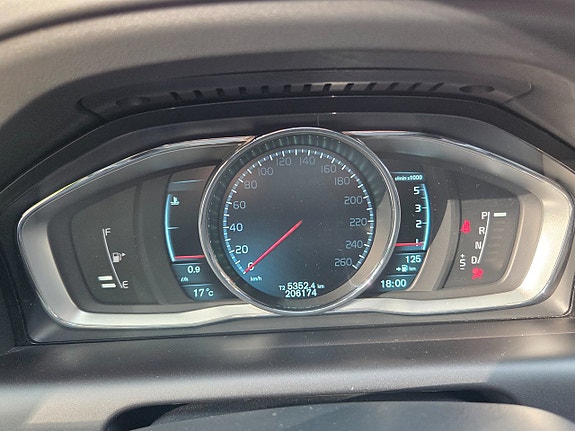 Volvo XC60 17 of 22