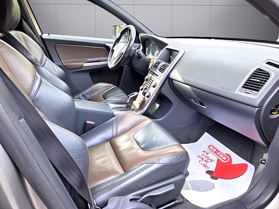 Volvo XC60 12 of 22