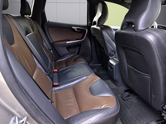 Volvo XC60 14 of 22