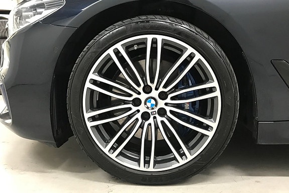 BMW 530i 11 of 30