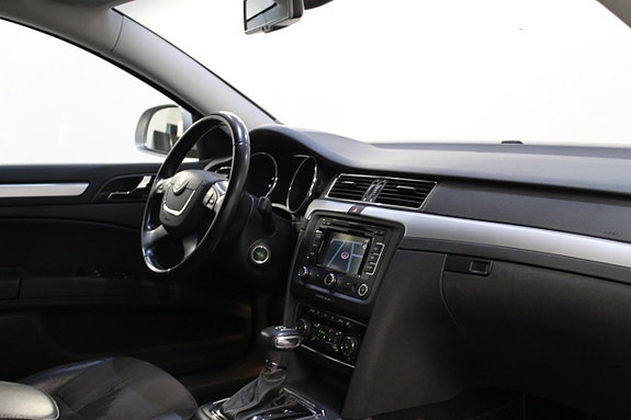 Skoda Superb 8 of 16