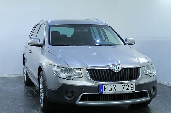 Skoda Superb 2 of 17