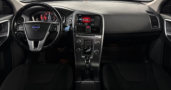Volvo XC60 10 of 14