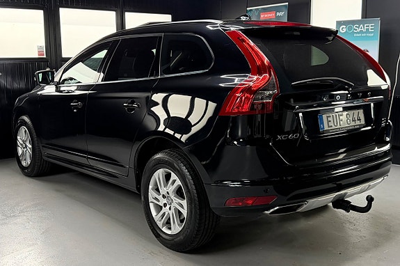 Volvo XC60 3 of 5